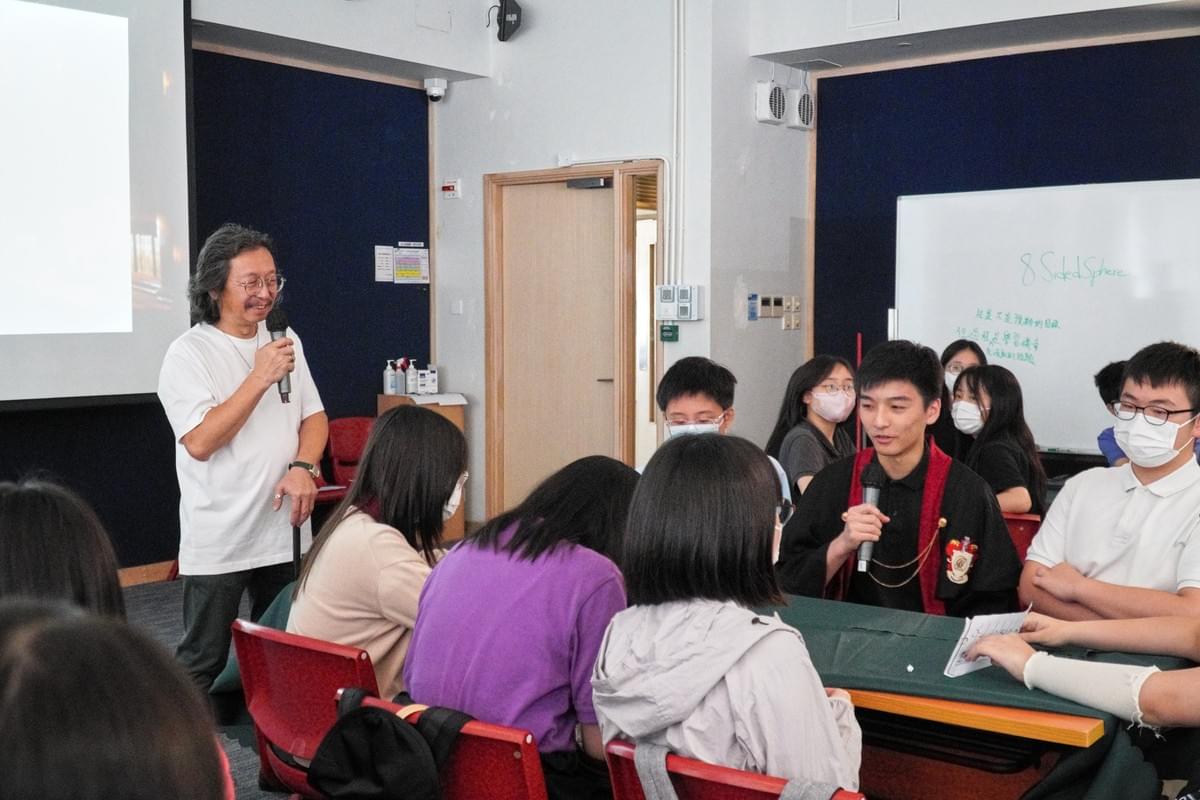 學生在失敗學院工作坊中分享想法